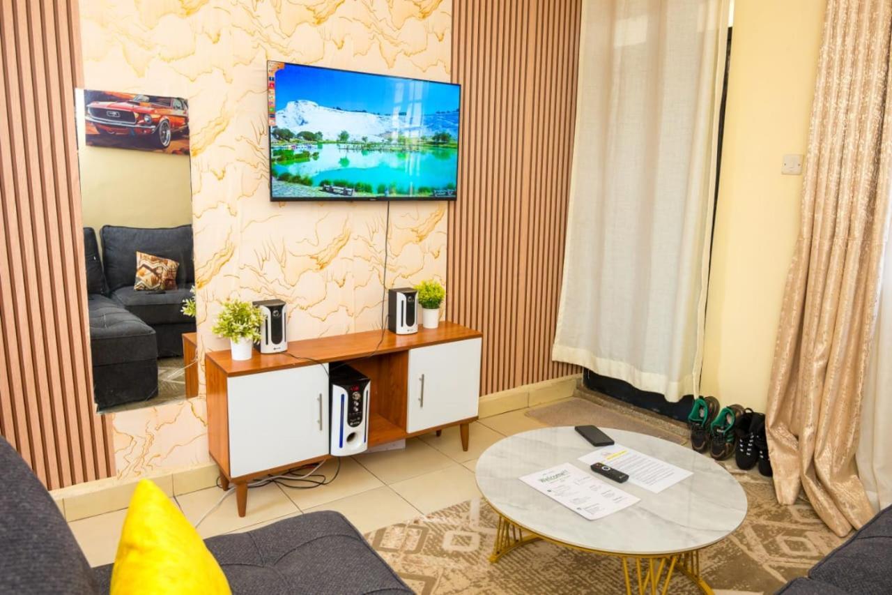 At Roybahn Heights Trm Gate H Apartamento *